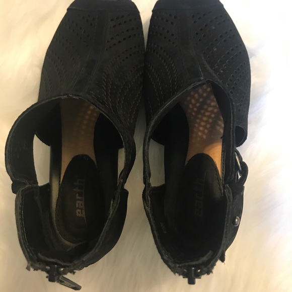 EUC Open Toed Black Heels - Picture 6 of 8